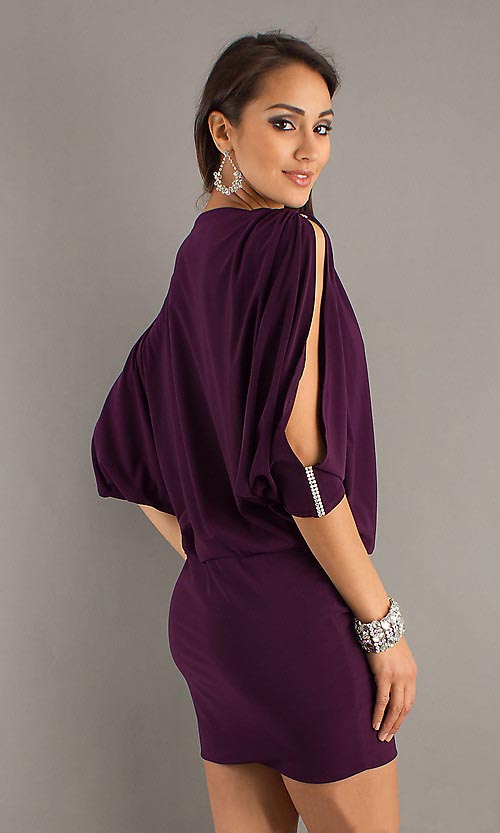 Short Dress with three quarter sleeve Length Sleeves